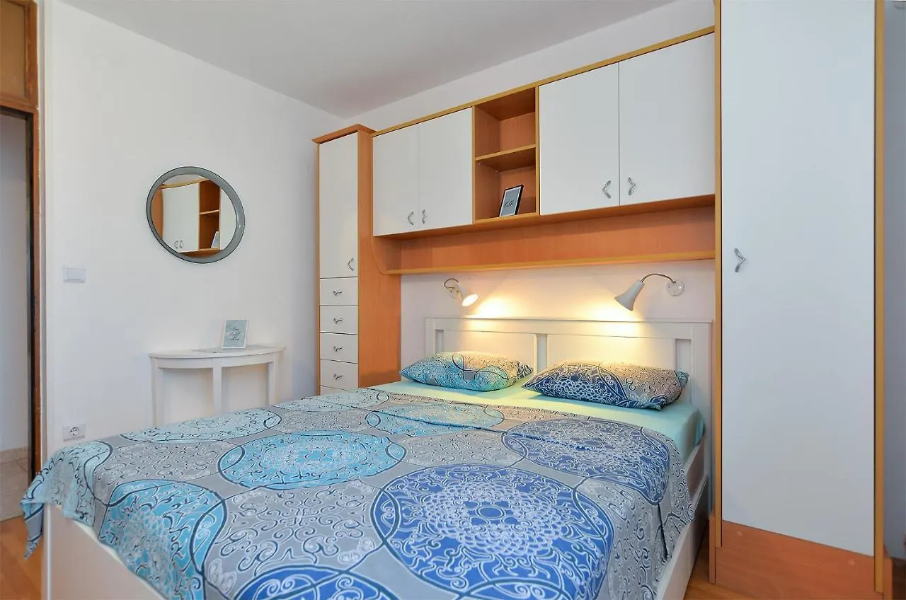 Apartments Valbandon 38 파자나