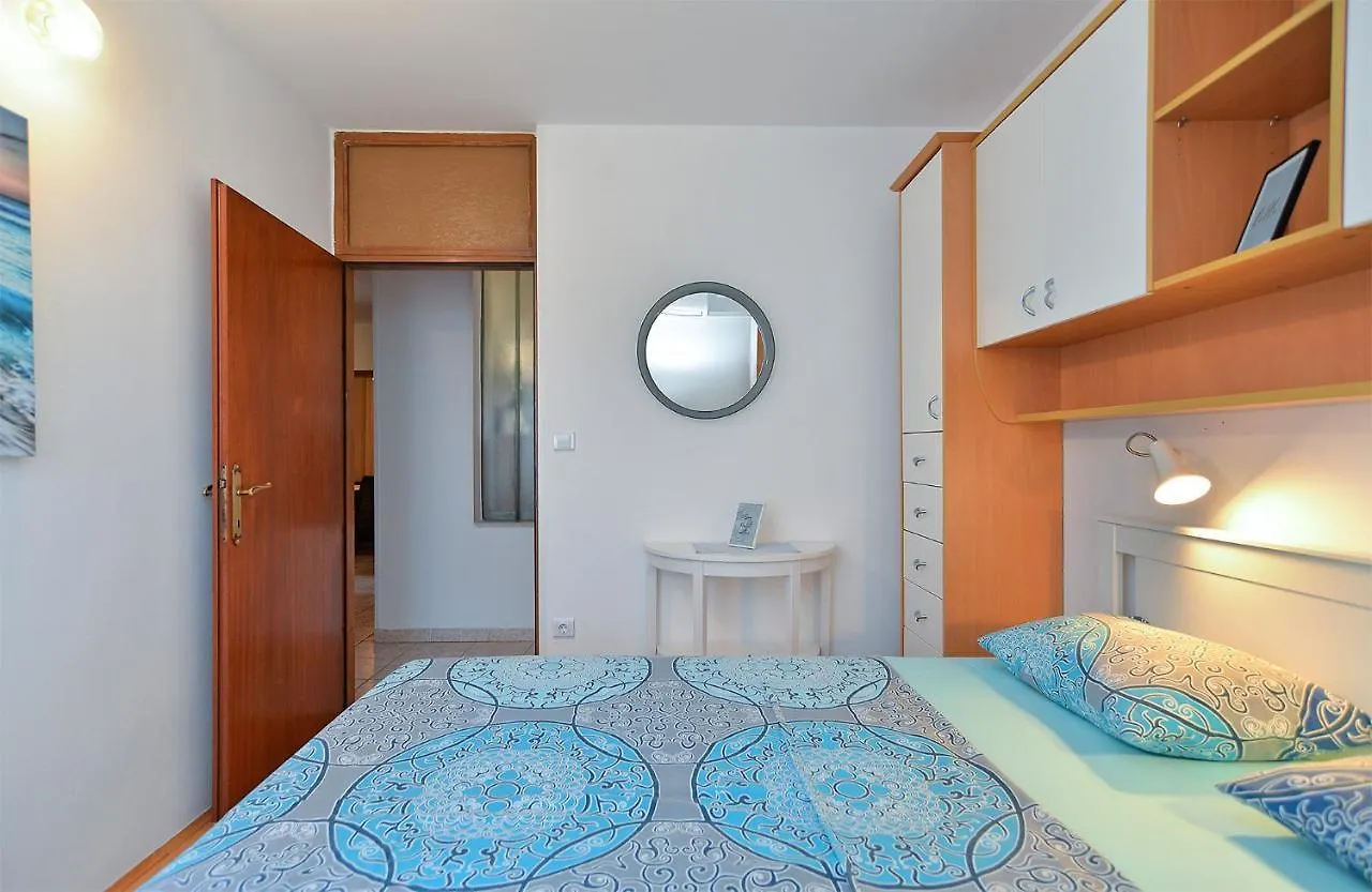 Apartments Valbandon 38 파자나