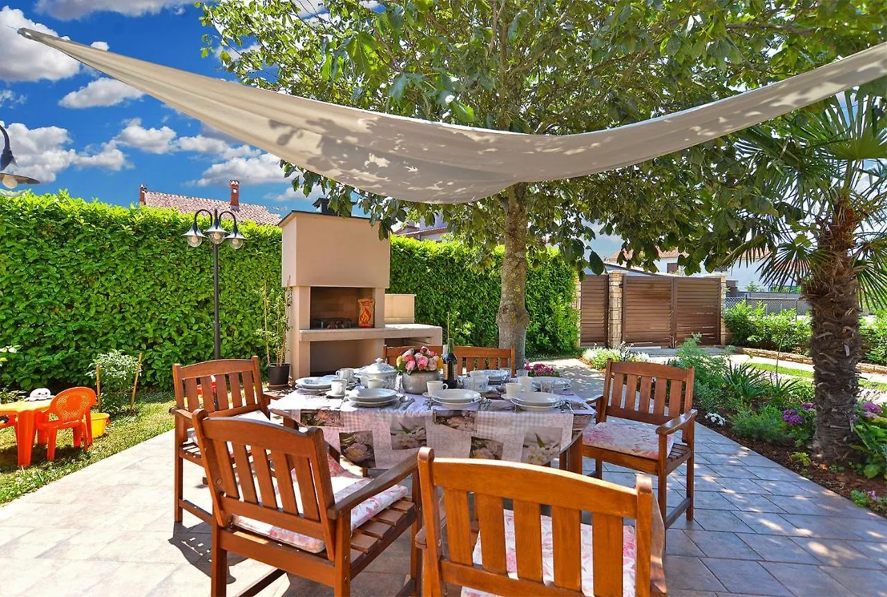 Apartments Valbandon 38 Fazana Croatia
