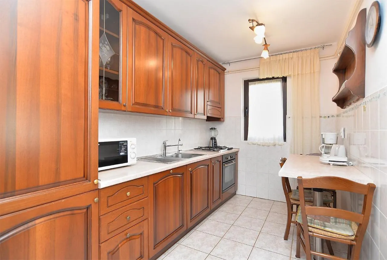 Apartments Valbandon 38 파자나