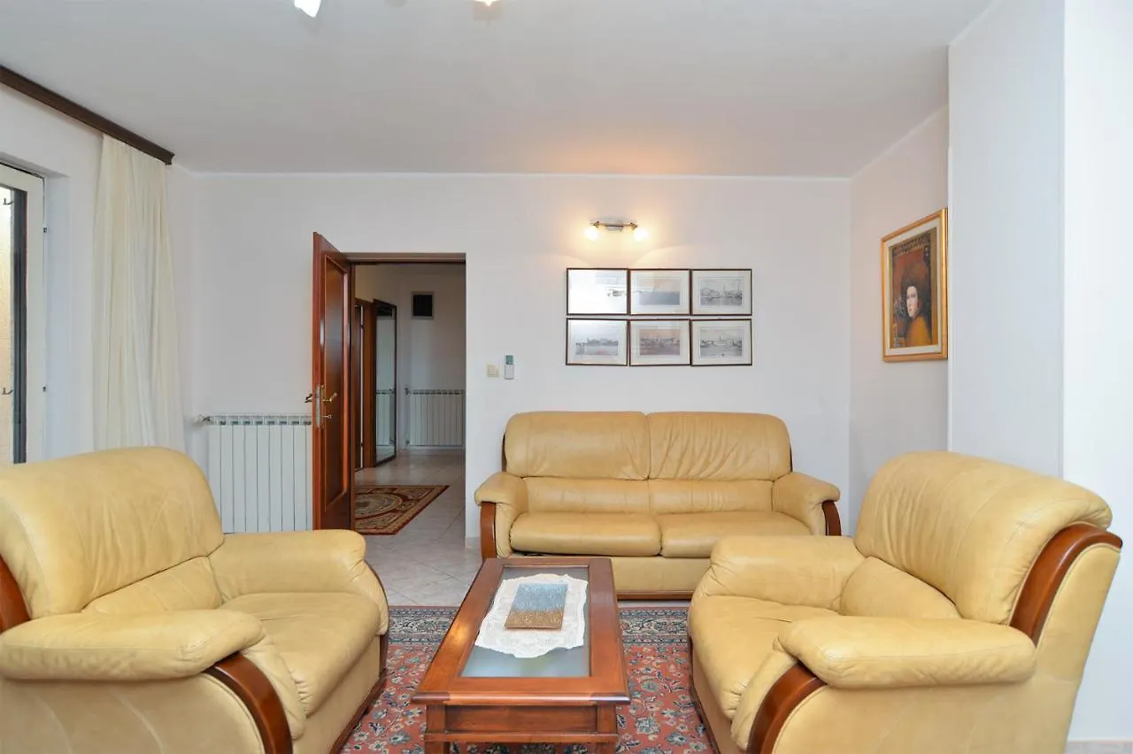 Apartments Valbandon 38 파자나 크로아티아