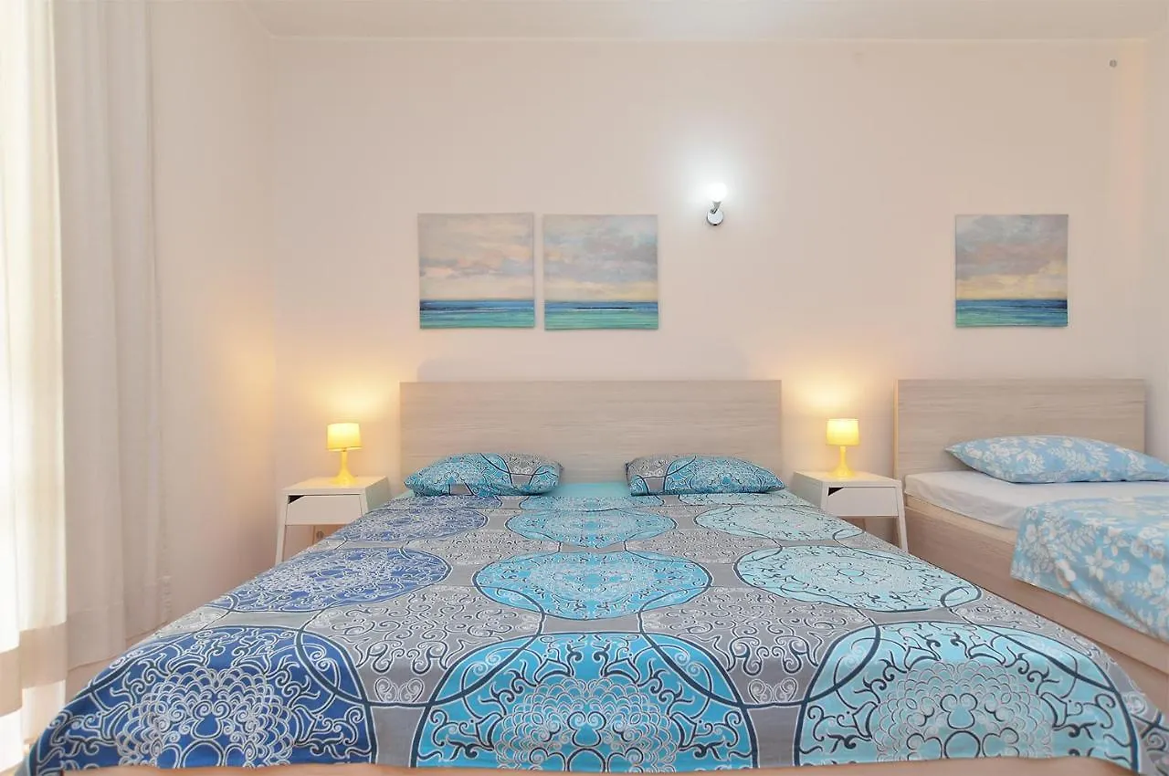 Apartments Valbandon 38 파자나