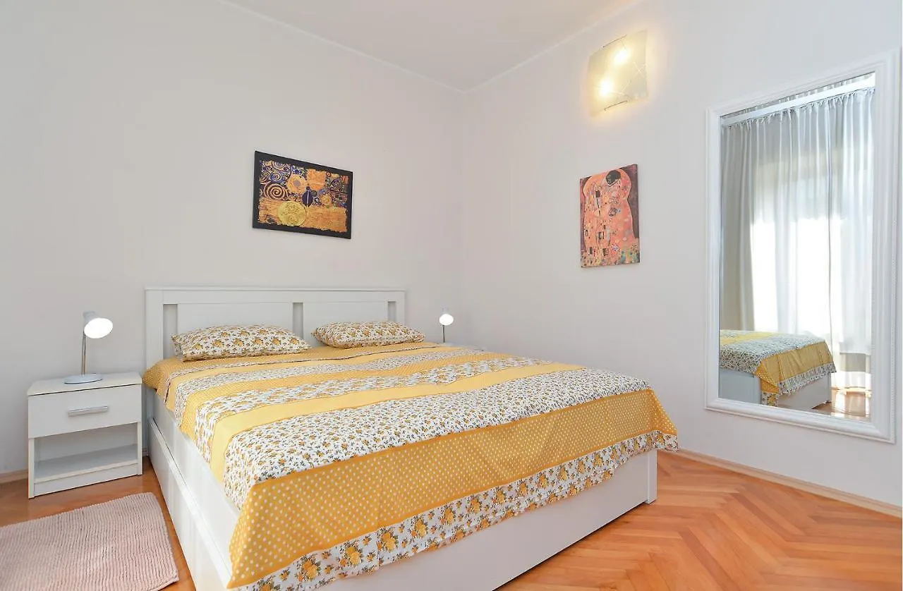 Apartments Valbandon 38 파자나
