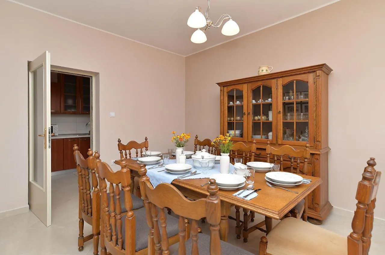 Apartments Valbandon 38 파자나